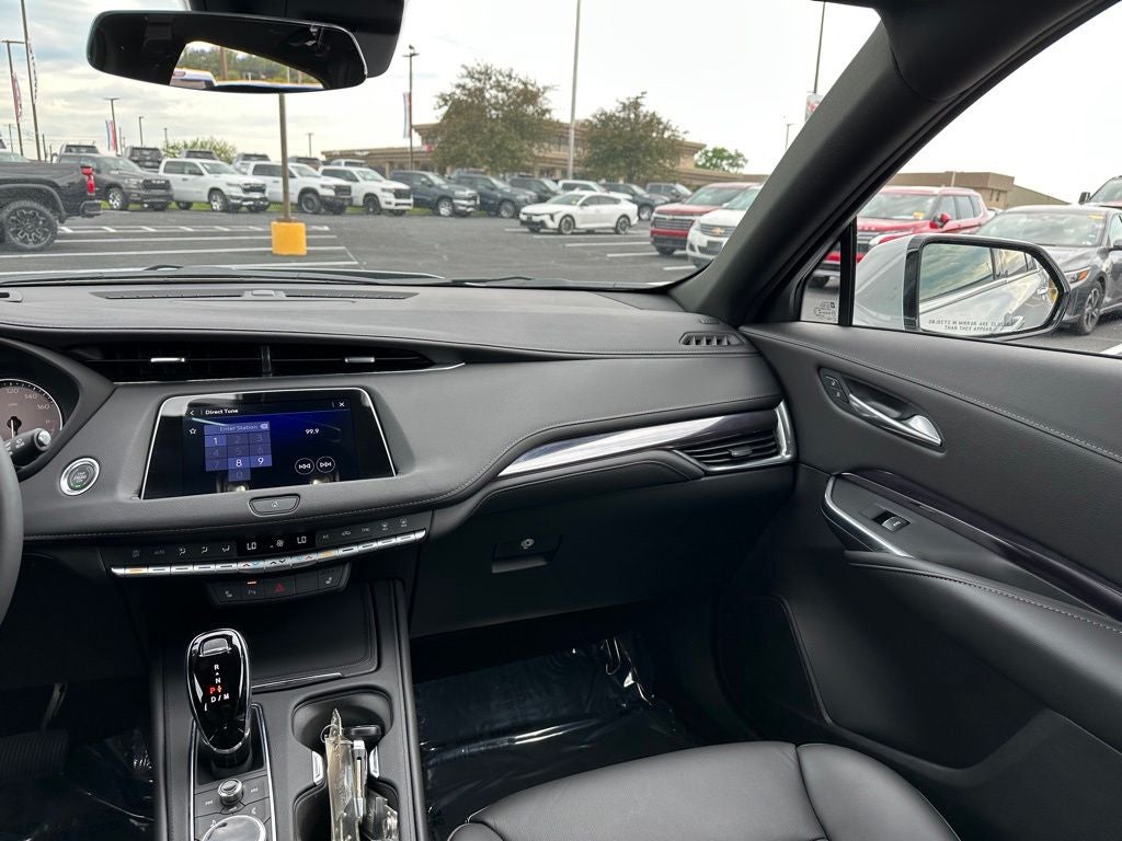 2022 Cadillac XT4 AWD Luxury