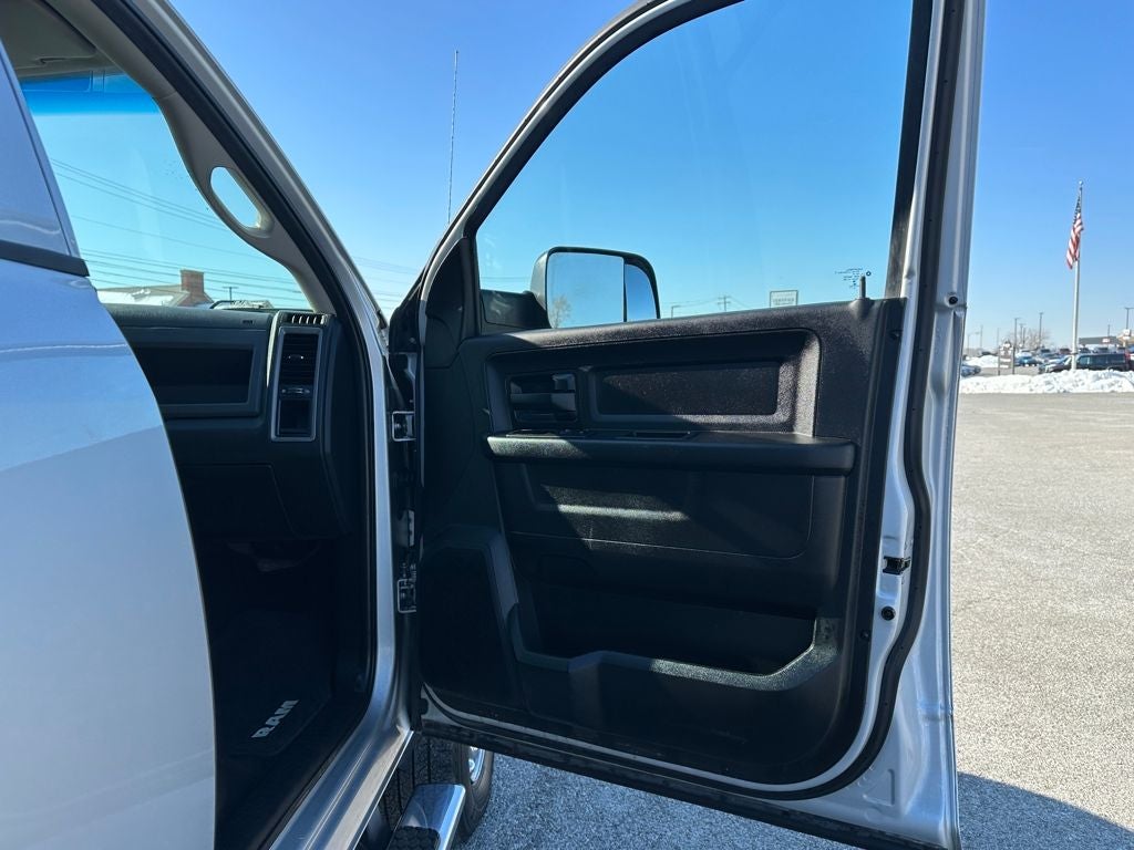 2018 RAM 2500 Tradesman Crew Cab 4x4 6'4' Box