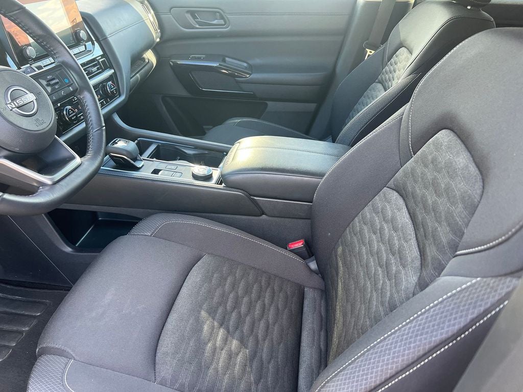 2025 Nissan Pathfinder SV 4WD