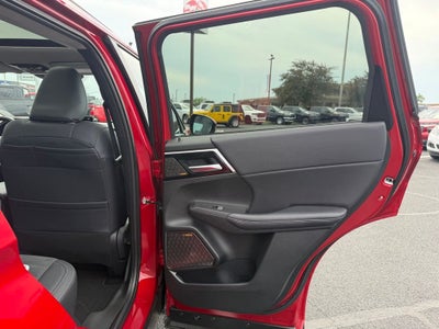 2025 Mitsubishi Outlander SE