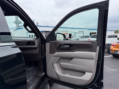 2025 Chevrolet Suburban LT