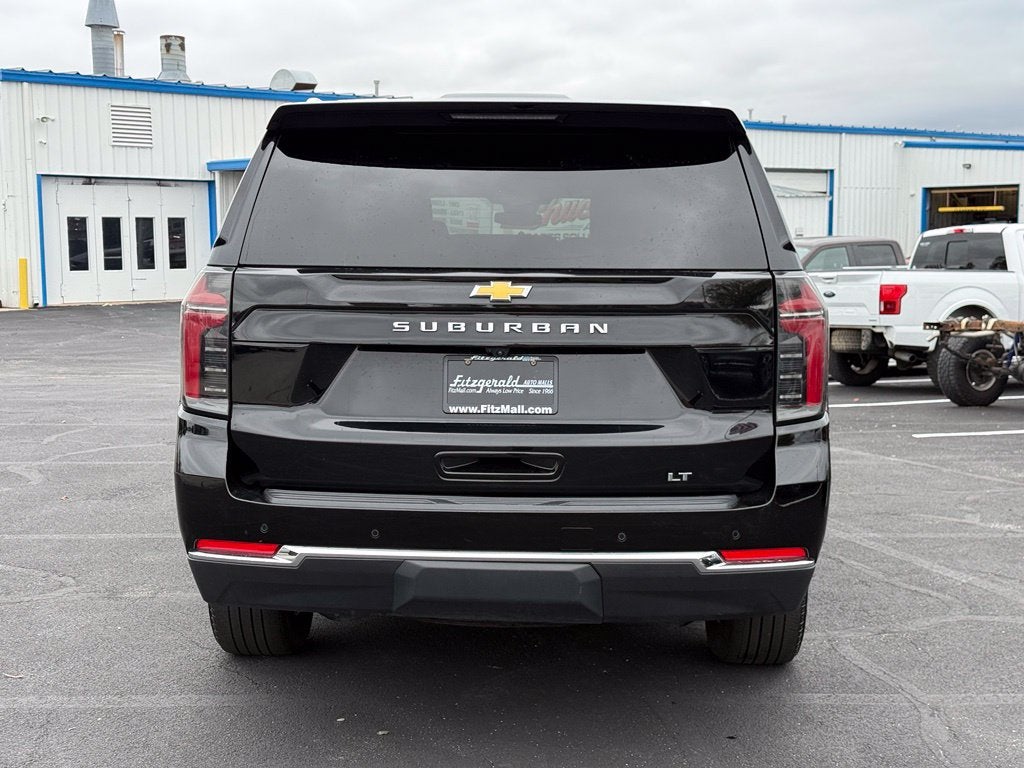 2025 Chevrolet Suburban LT