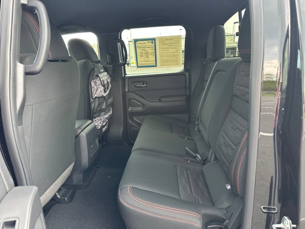 2025 Nissan Frontier Crew Cab PRO-4X 4x4