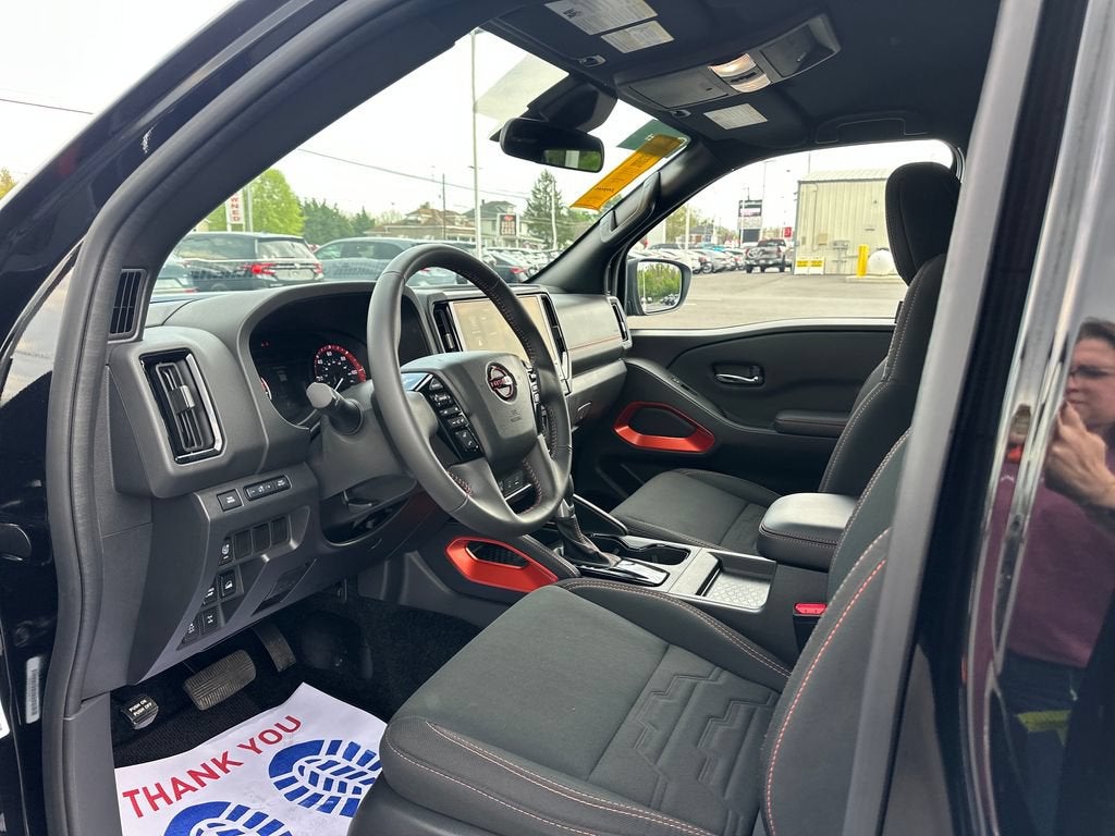 2025 Nissan Frontier Crew Cab PRO-4X 4x4