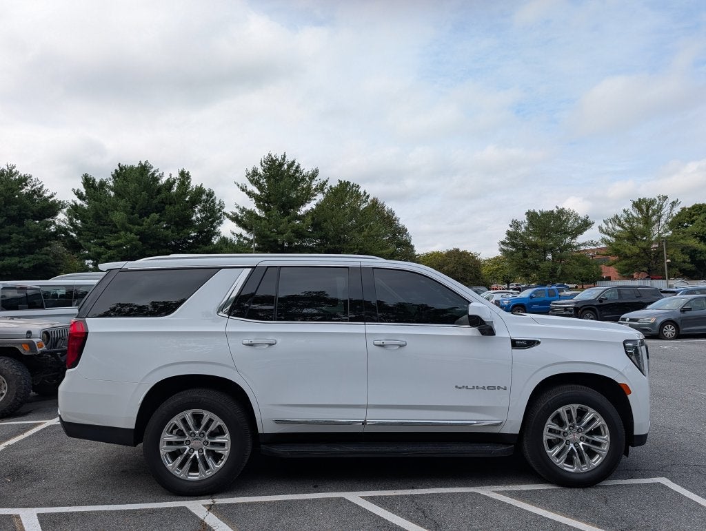 2023 GMC Yukon SLT