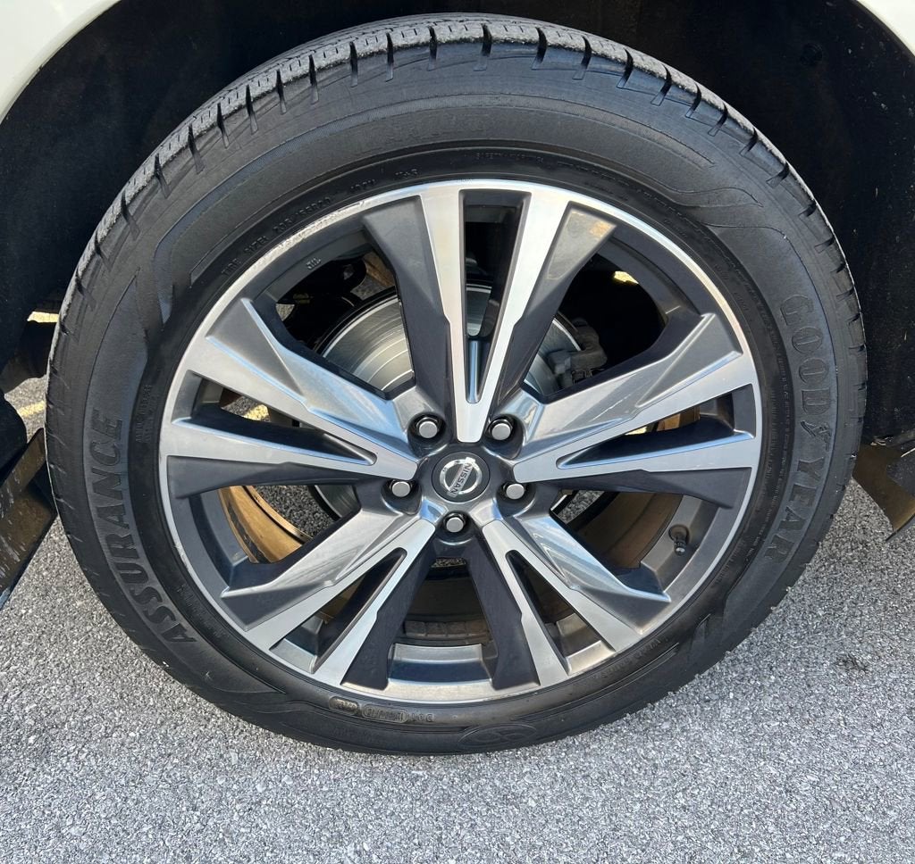 2020 Nissan Pathfinder Platinum