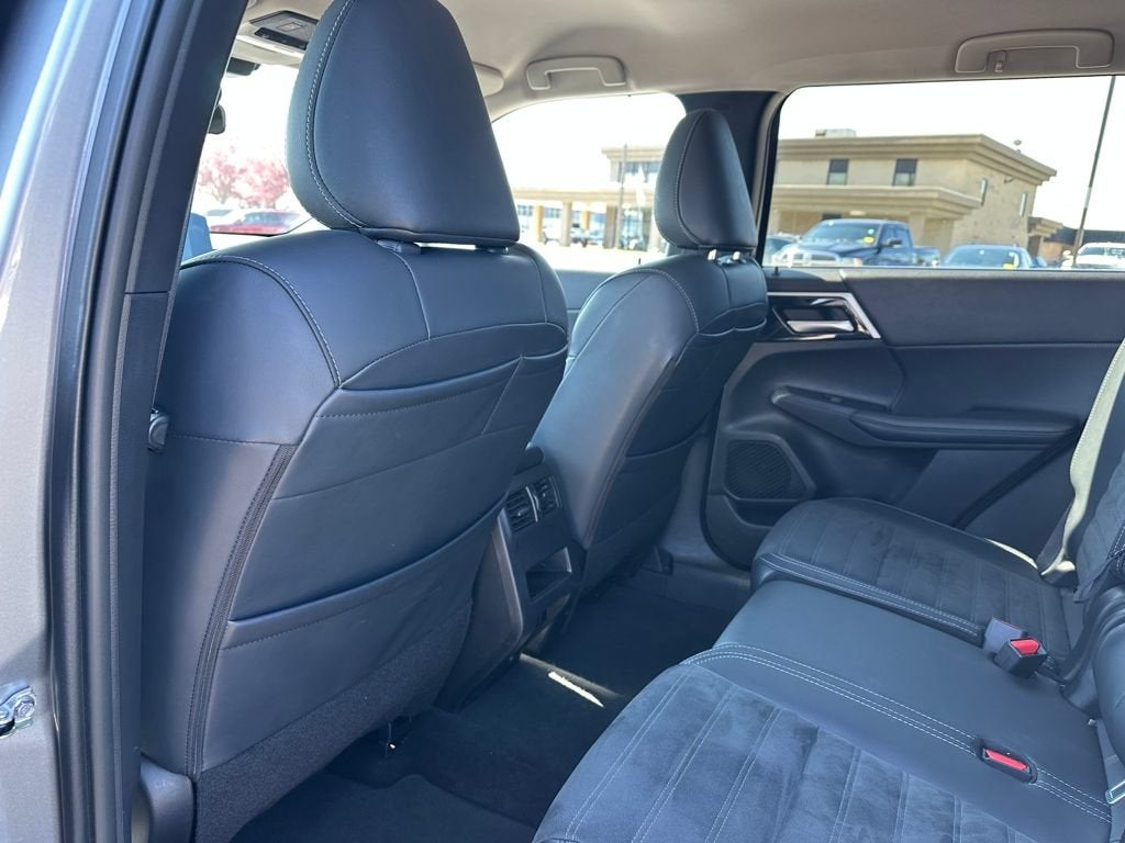 2024 Mitsubishi Outlander SE
