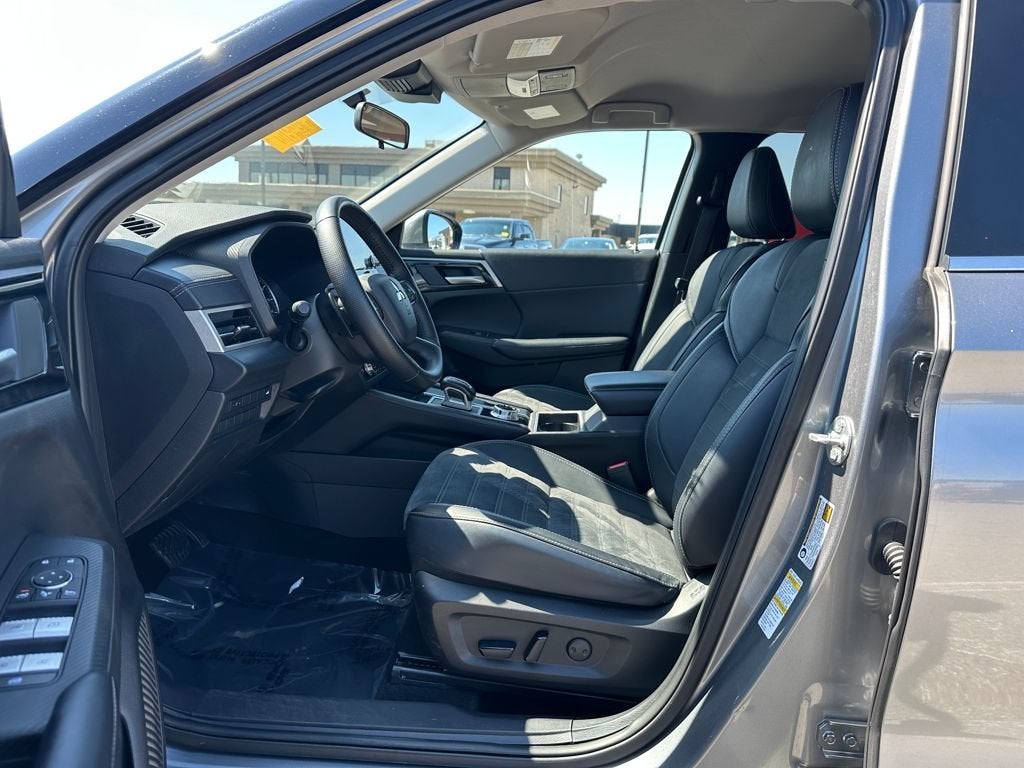 2024 Mitsubishi Outlander SE