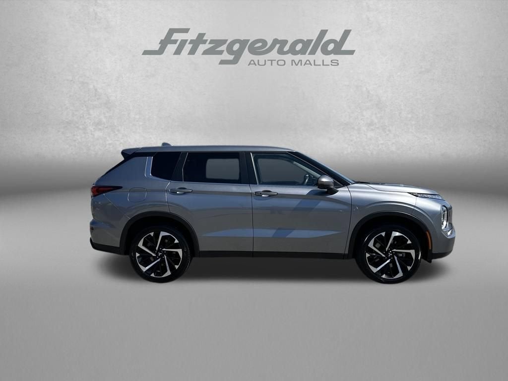 2024 Mitsubishi Outlander SE