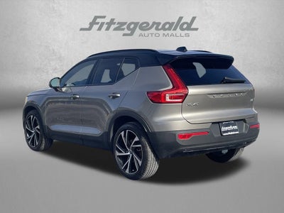 2022 Volvo XC40 R-Design