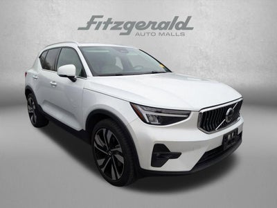 2023 Volvo XC40 Plus Bright Theme